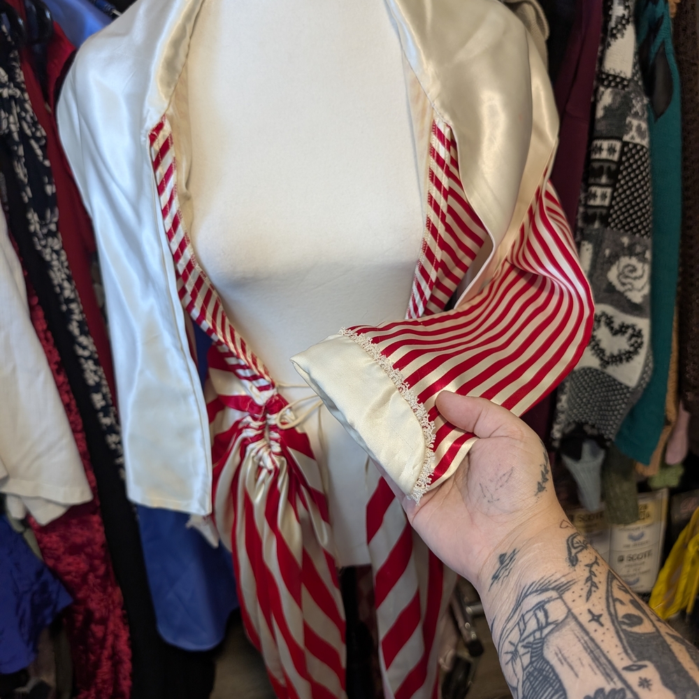 Red and White Circus/Clowncore Striped Satin Robe - Picture 1 of 5